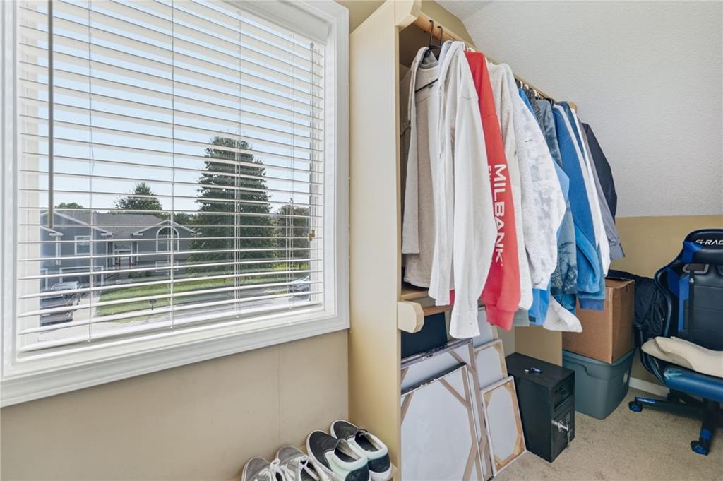 16912 Summit Drive Property Photo 32