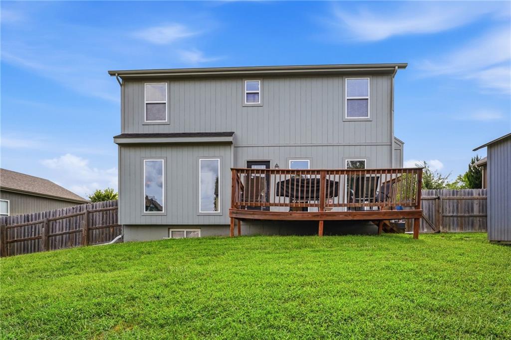 16912 Summit Drive Property Photo 37