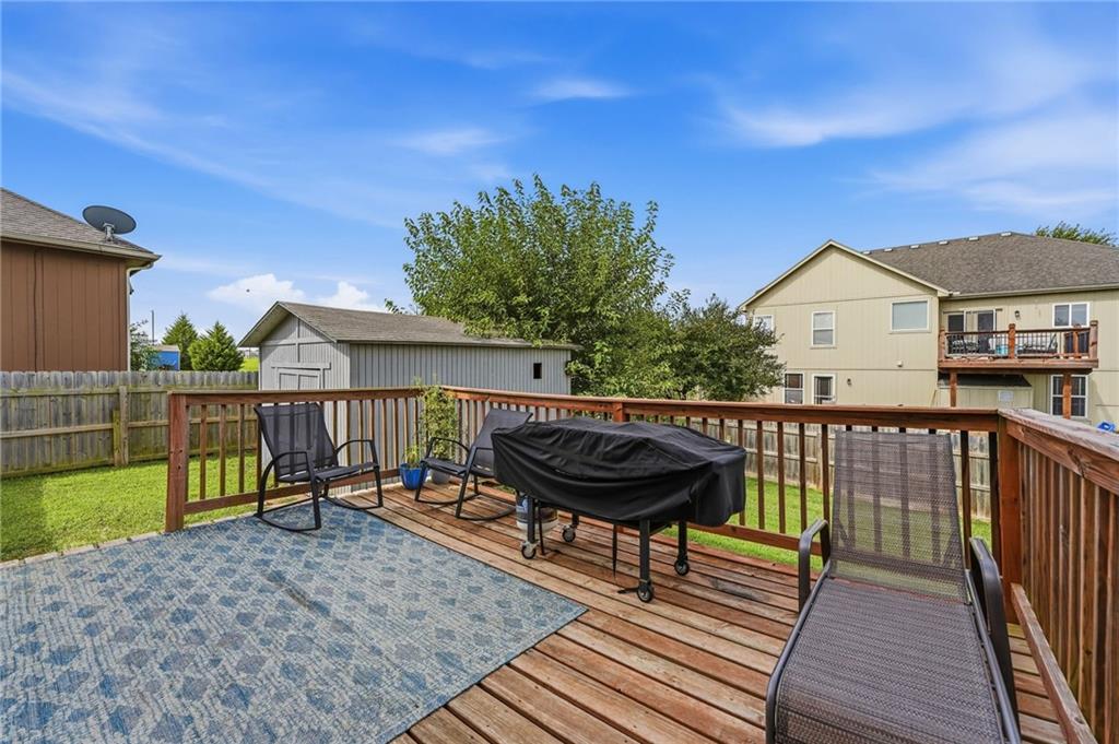 16912 Summit Drive Property Photo 39