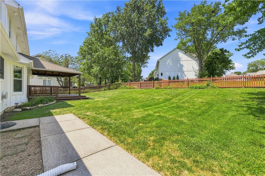 2700 Nw Bent Tree Circle Property Photo 4