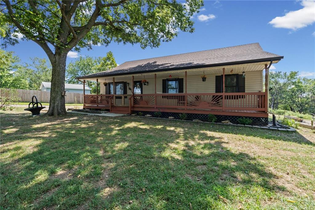17562 C Highway Property Photo 3
