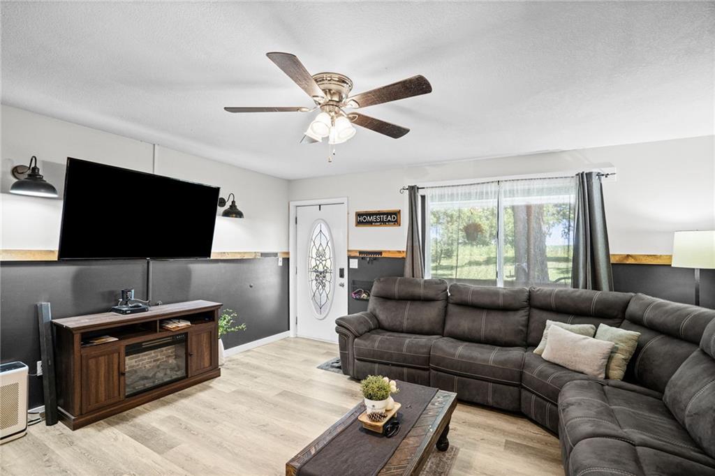 17562 C Highway Property Photo 4