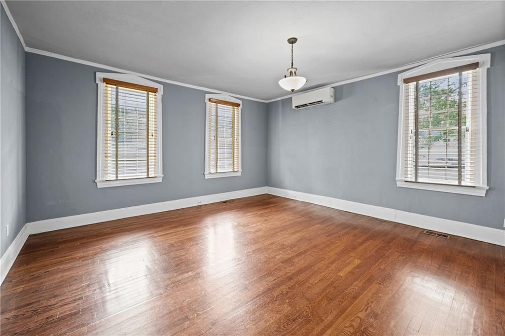 633 Main Street Property Photo 5