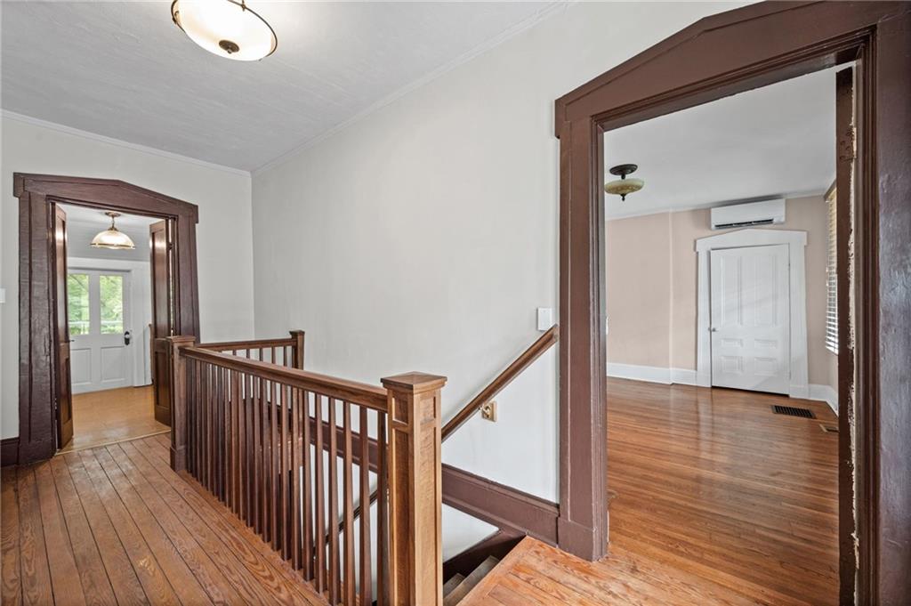 633 Main Street Property Photo 8