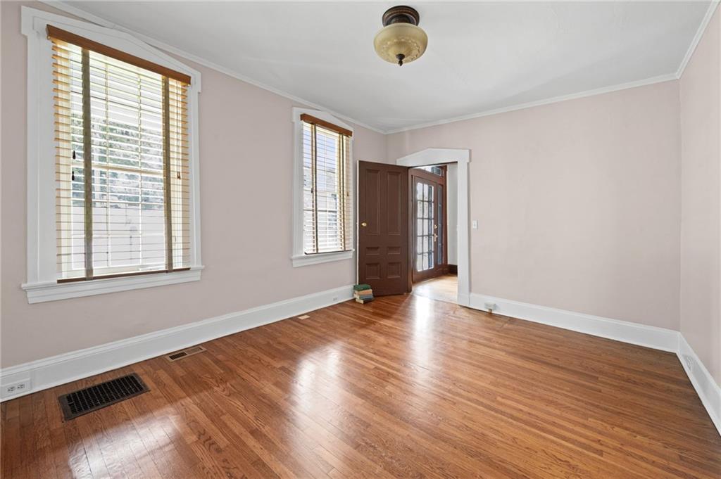 633 Main Street Property Photo 11