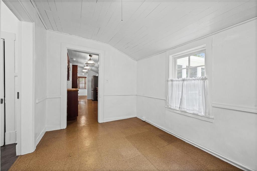 633 Main Street Property Photo 14