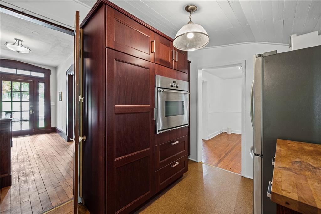 633 Main Street Property Photo 17