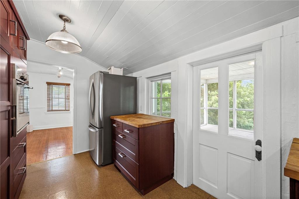 633 Main Street Property Photo 18