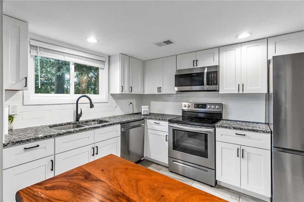 12735 W 108th Place Property Photo 14