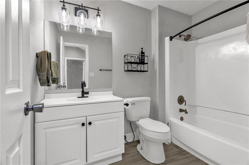 12735 W 108th Place Property Photo 19