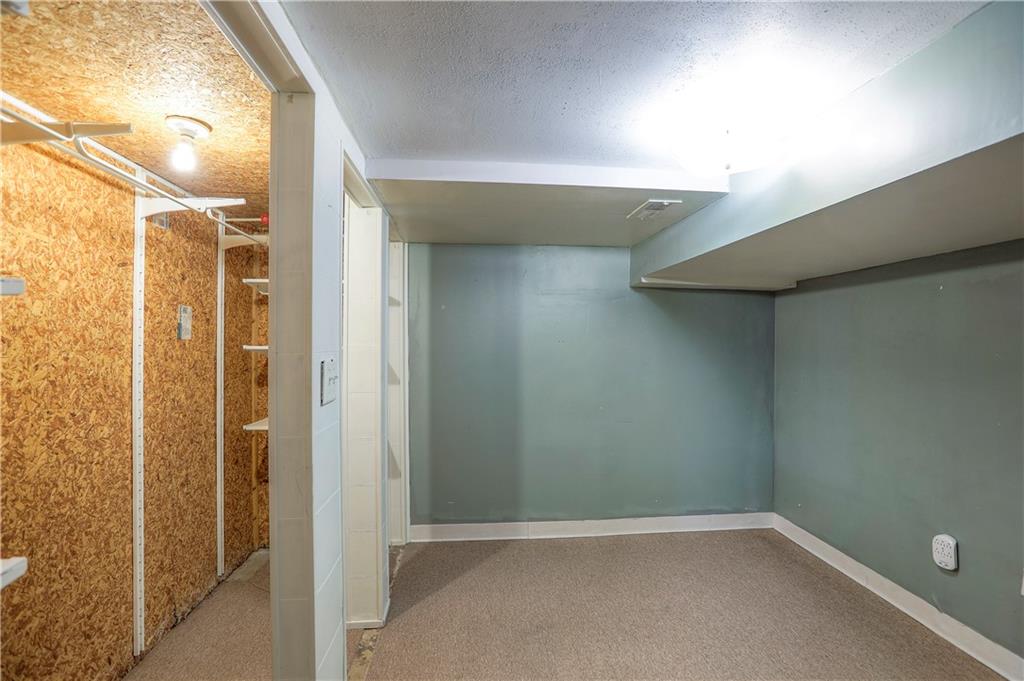 829 W 40 Street Property Photo 24
