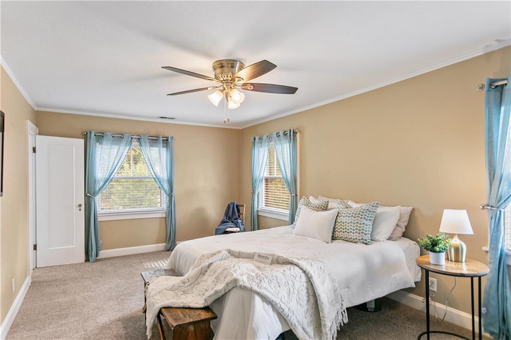 109 W 65th Street Property Photo 20