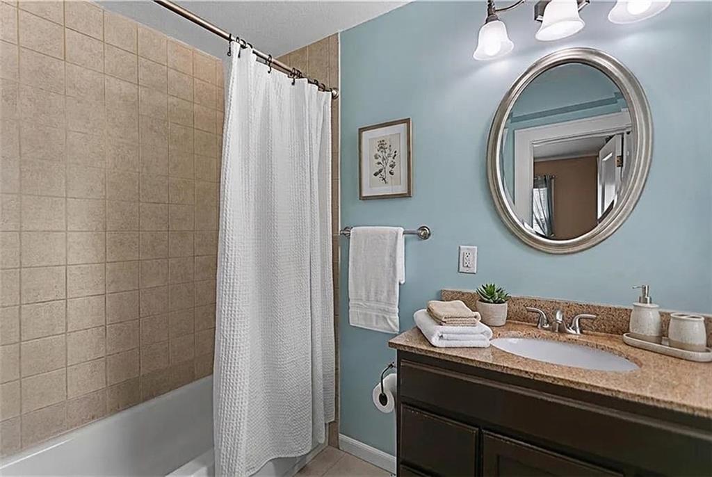 109 W 65th Street Property Photo 21