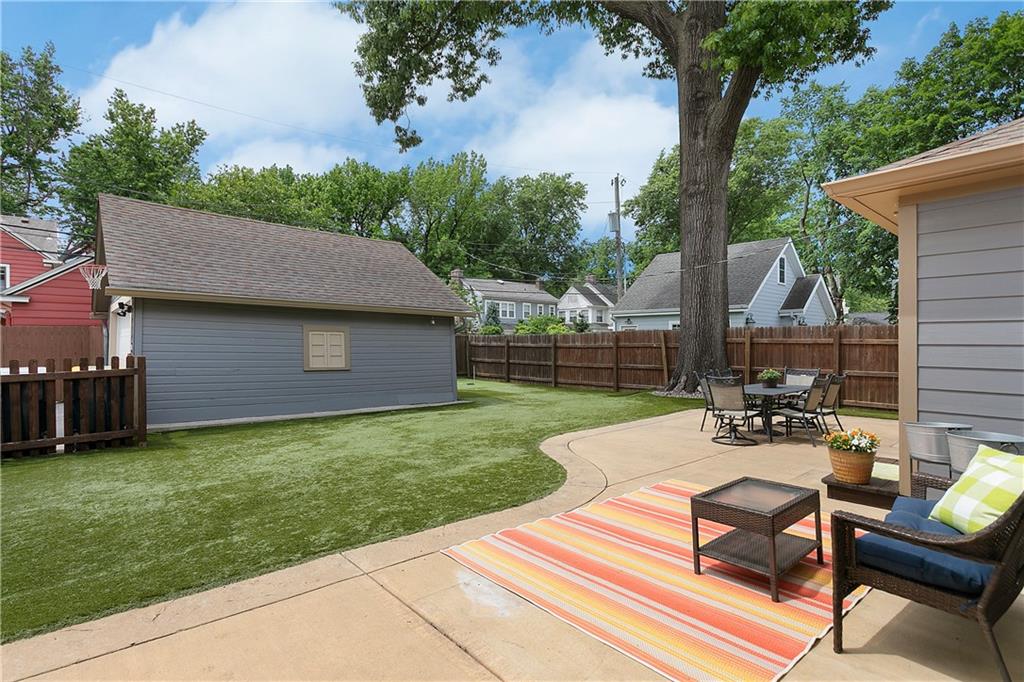 109 W 65th Street Property Photo 38