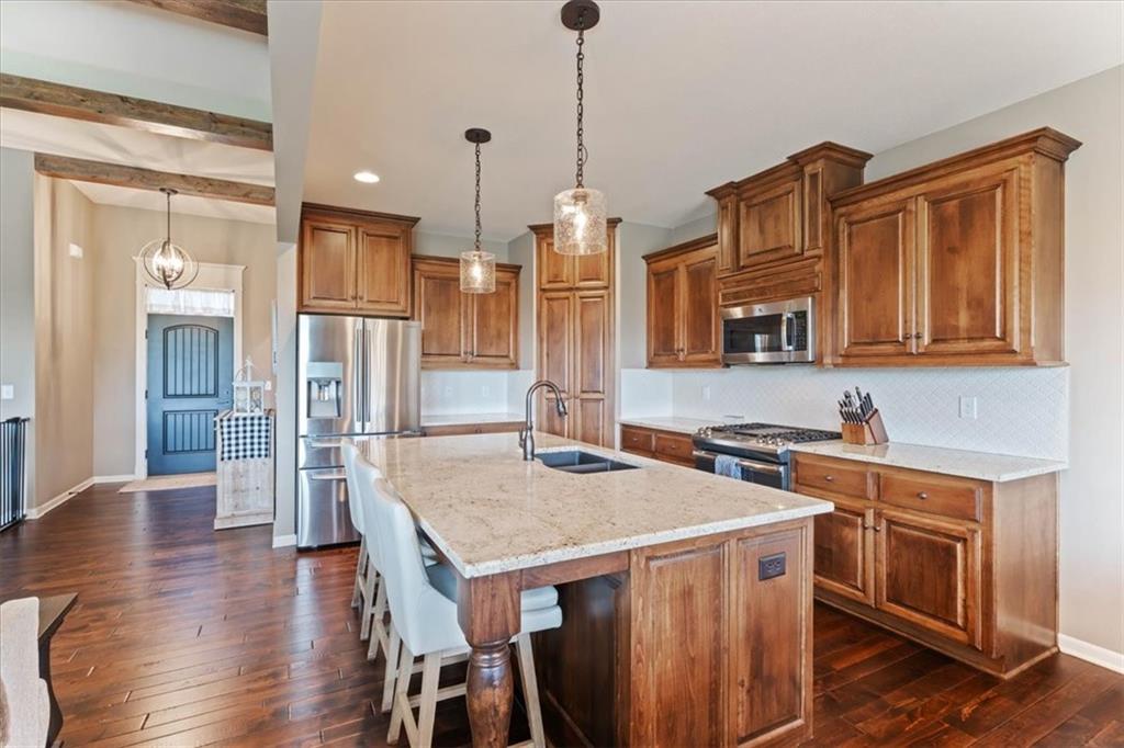 19013 Deer Run Street Property Photo 8