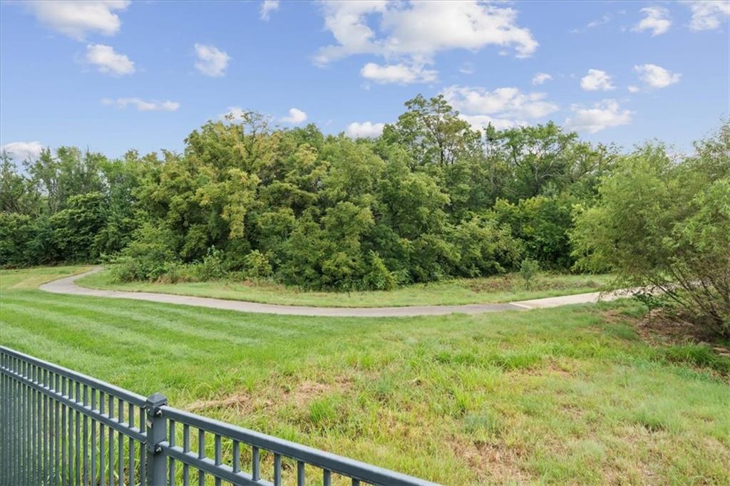 19013 Deer Run Street Property Photo 24
