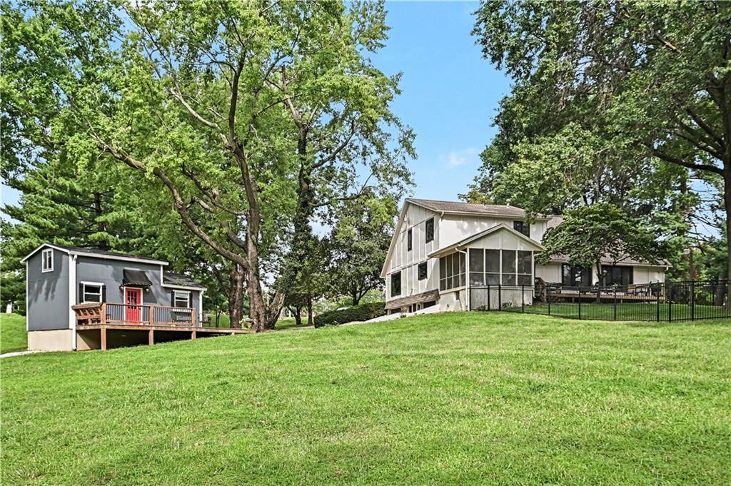 4811 Lees Summit Road Property Photo 4