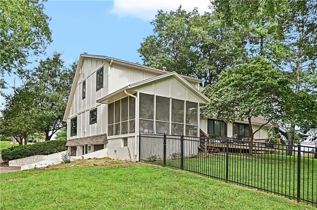 4811 Lees Summit Road Property Photo 6