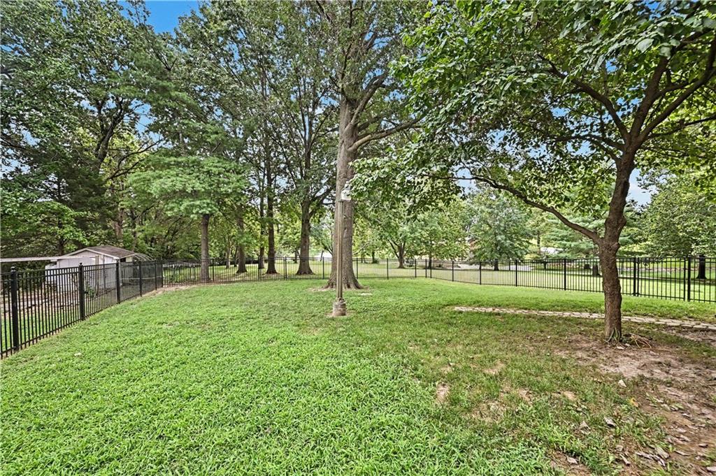 4811 Lees Summit Road Property Photo 12