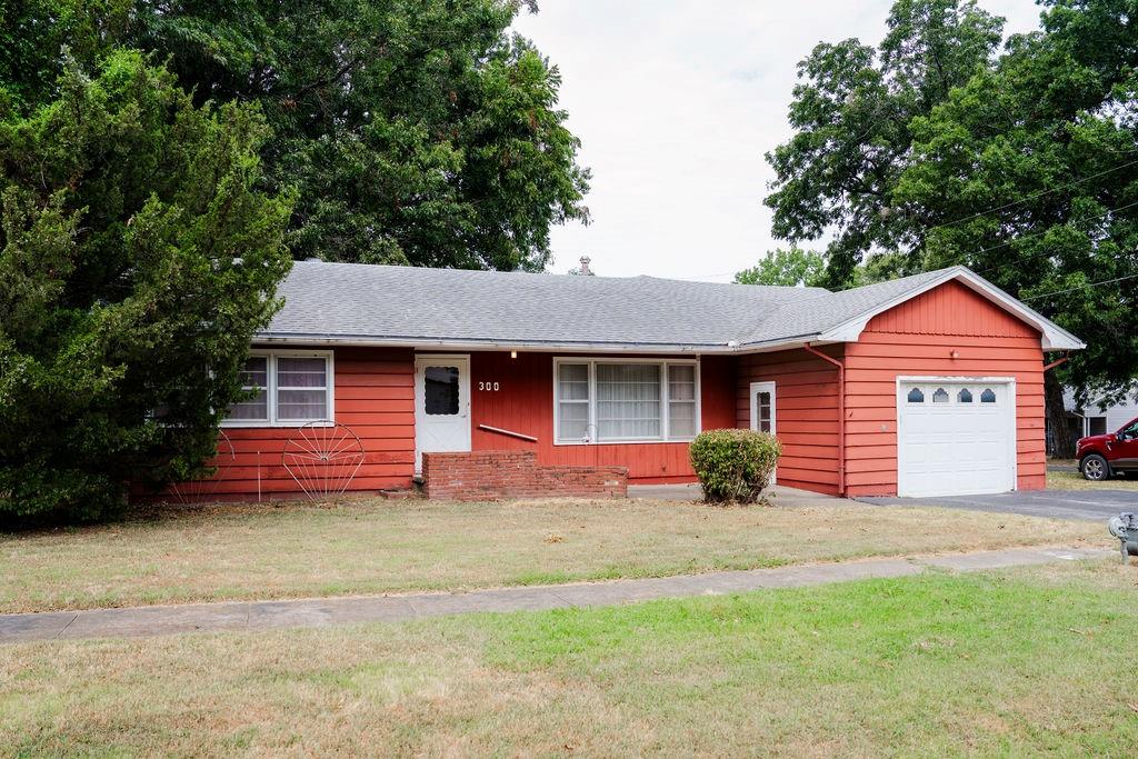300 Huston Avenue Property Photo 1