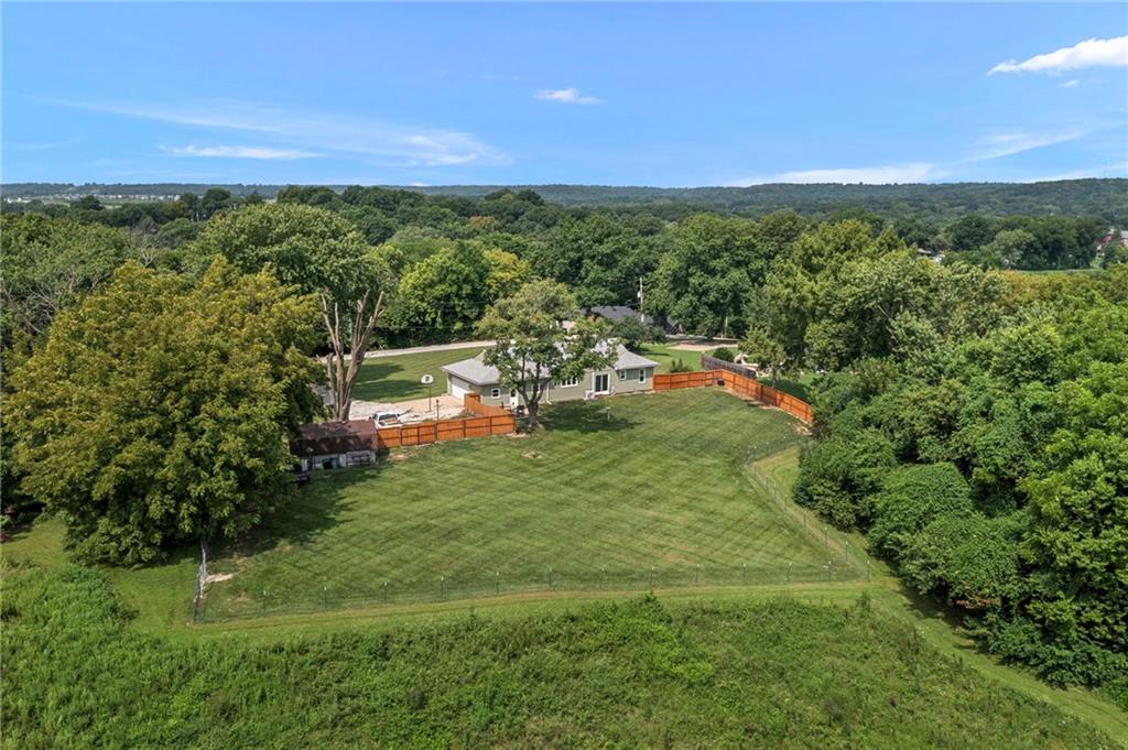 4237 Lakeview Drive Property Photo 32