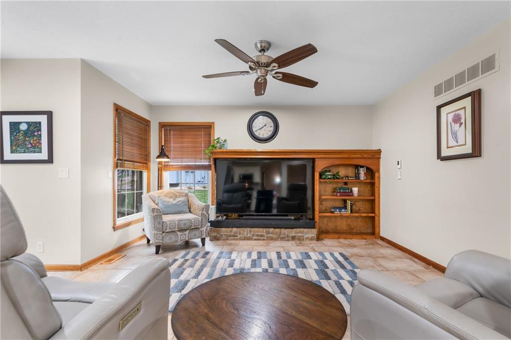 12110 S Acuff Lane Property Photo 14