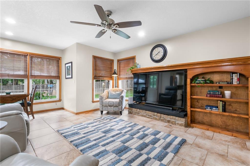 12110 S Acuff Lane Property Photo 15