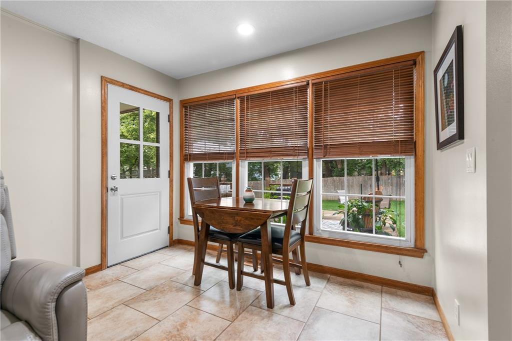 12110 S Acuff Lane Property Photo 17