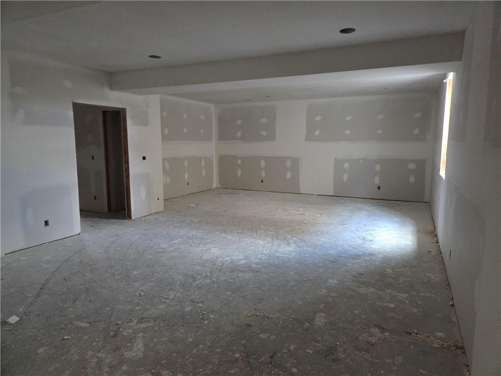 17079 W 168th Place Property Photo 4