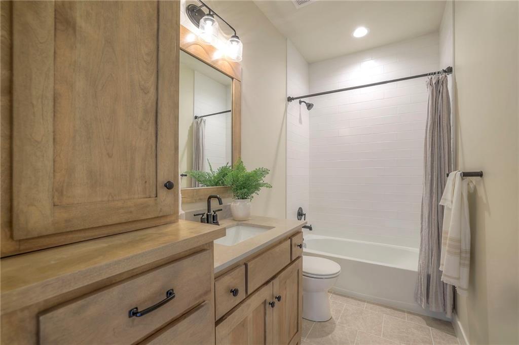 17079 W 168th Place Property Photo 8