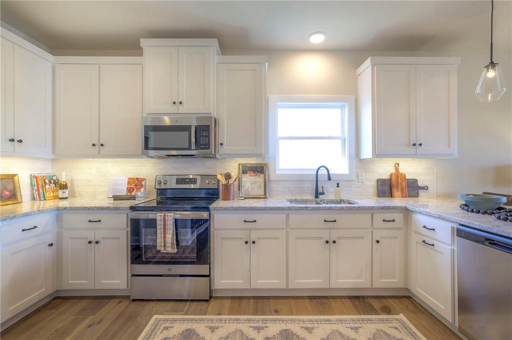 17079 W 168th Place Property Photo 18