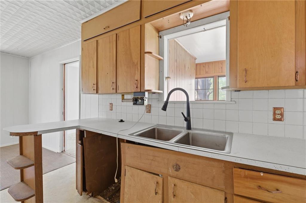 1506 S Hedges Avenue Property Photo 13