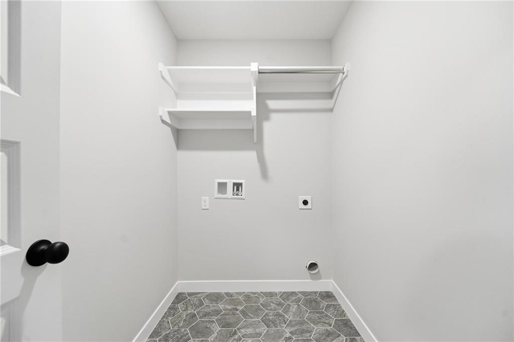 806 Glenn Circle Property Photo 24