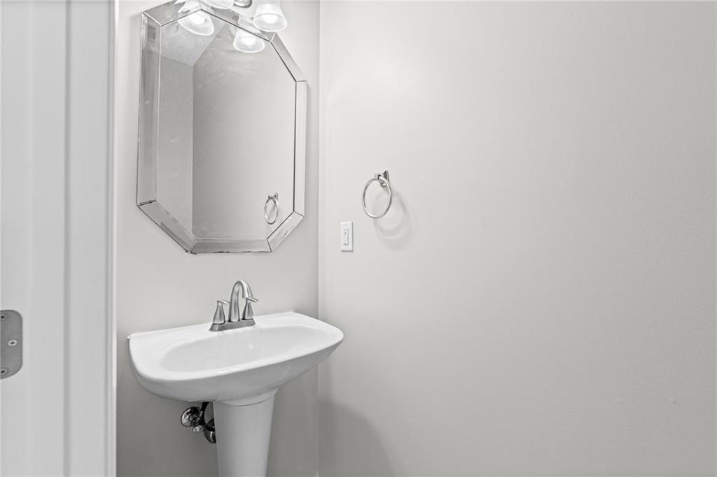 1807 W Fredrickson Drive Property Photo 16