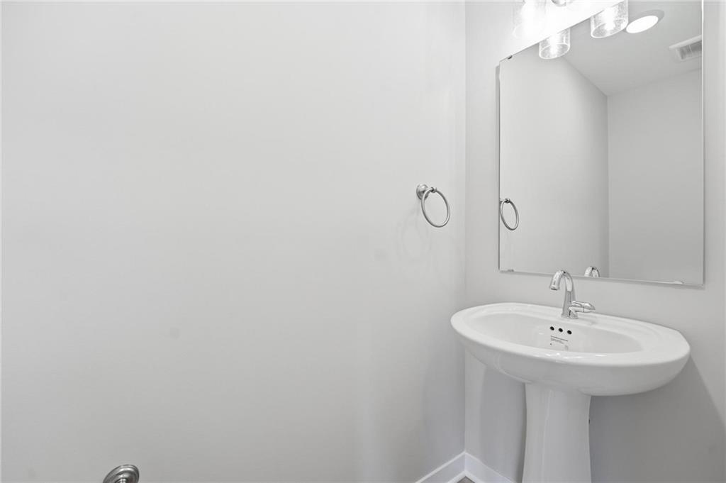 808 Glenn Circle Property Photo 13
