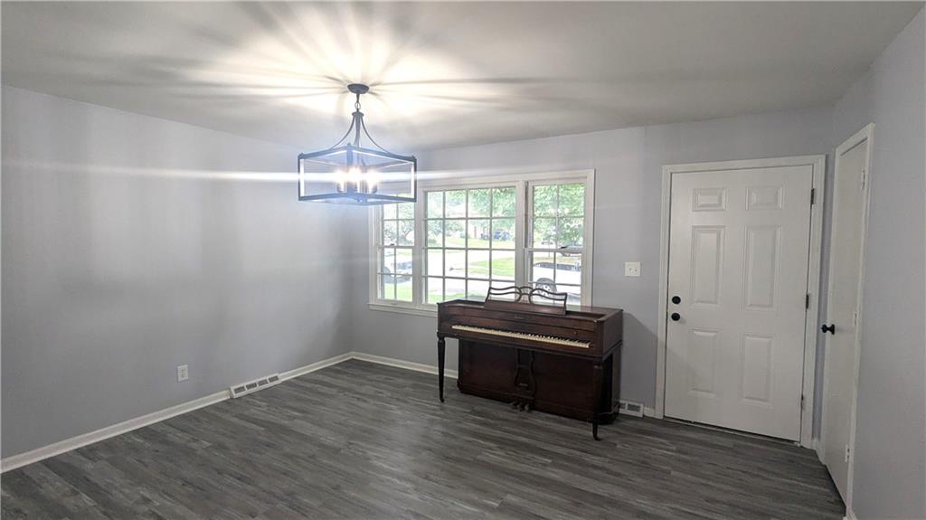 4002 S Hocker Avenue Property Photo 6