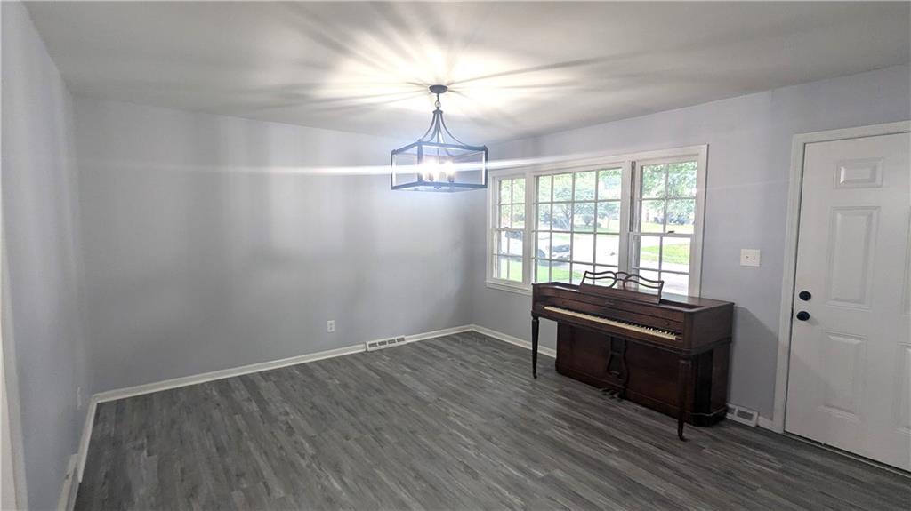 4002 S Hocker Avenue Property Photo 7