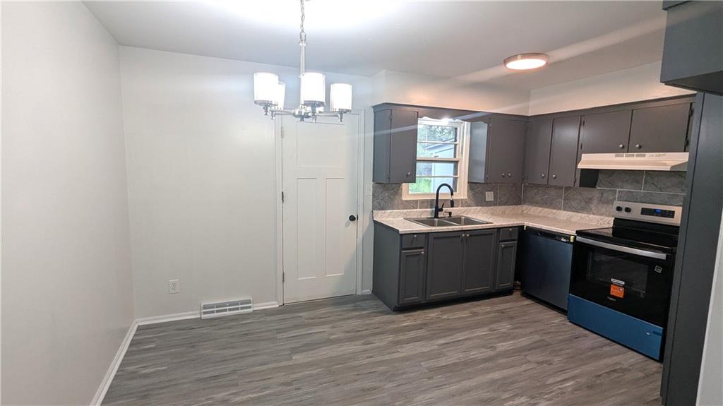 4002 S Hocker Avenue Property Photo 10