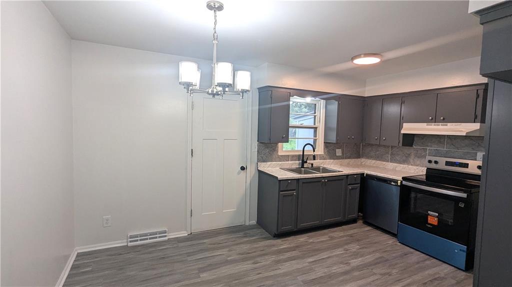 4002 S Hocker Avenue Property Photo 17