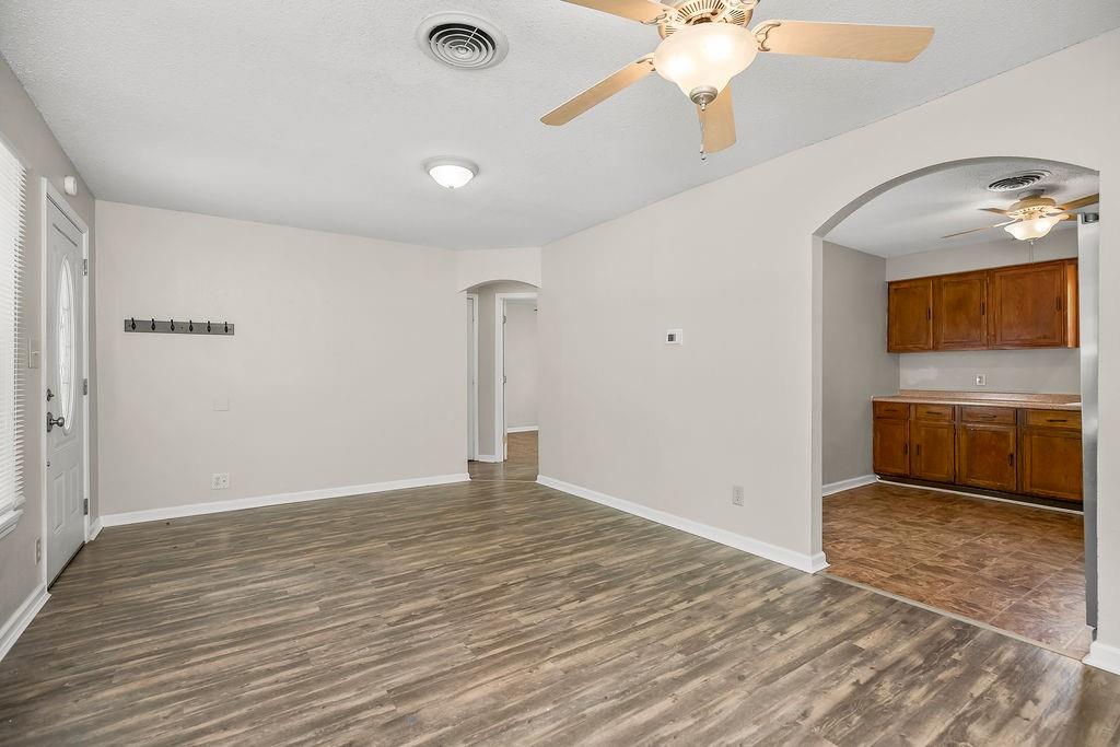 2922 S 9th Terrace Property Photo 6
