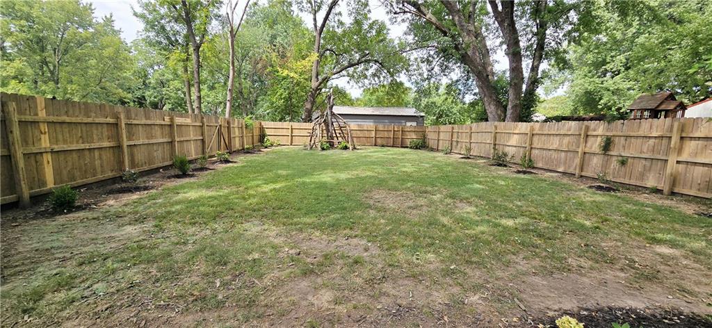 109 N Western N/a Property Photo 32
