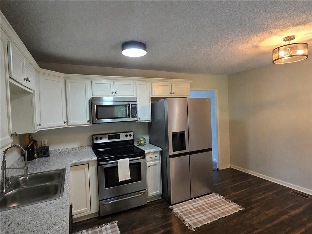 317 N Cochise Drive Property Photo 4