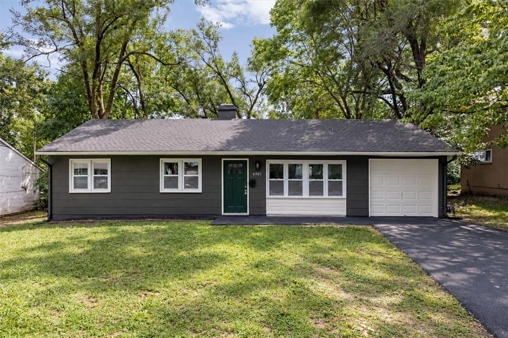 6903 E 114th Terrace Property Photo 1