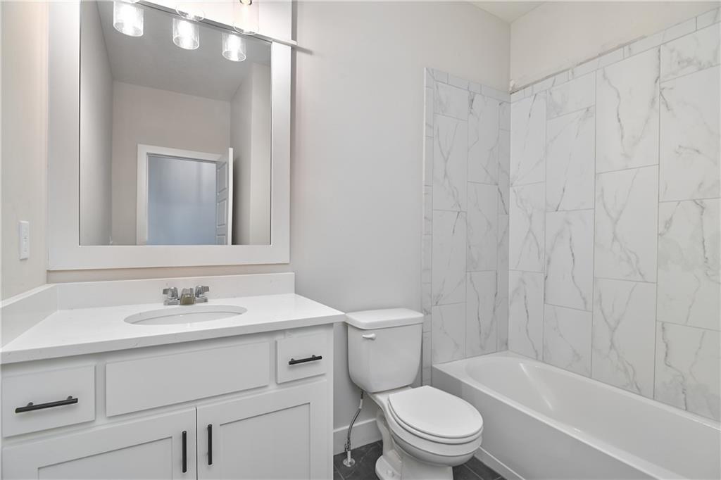 2394 W Wabash Street Property Photo 28