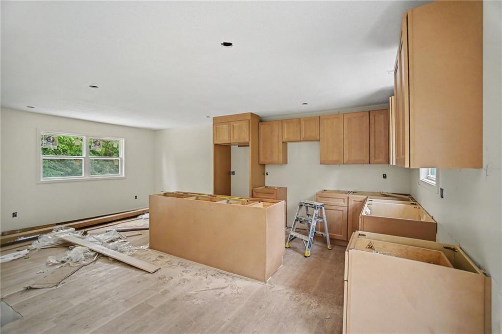 3008 N 48th Terrace Property Photo 10