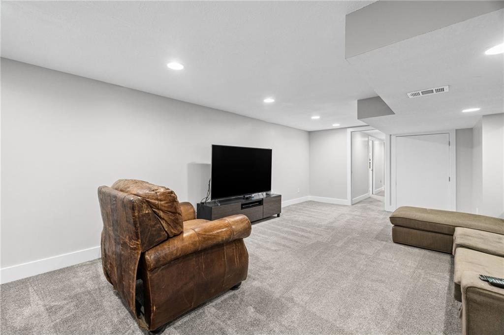 5521 W 84th Street Property Photo 31
