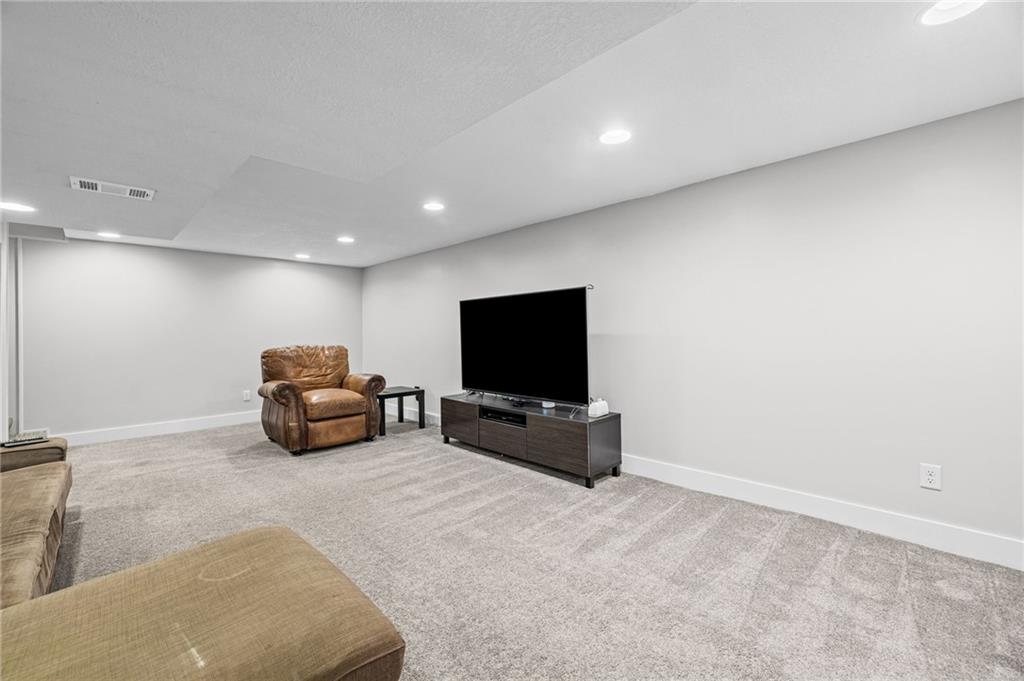 5521 W 84th Street Property Photo 33