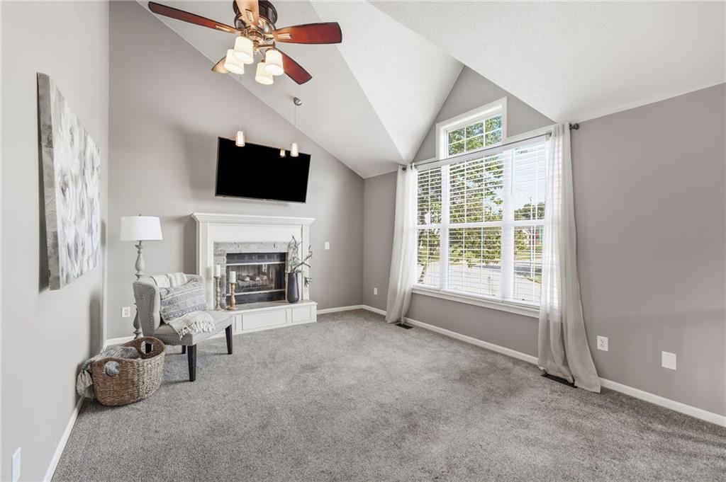 107 E Laredo Trail Property Photo 8