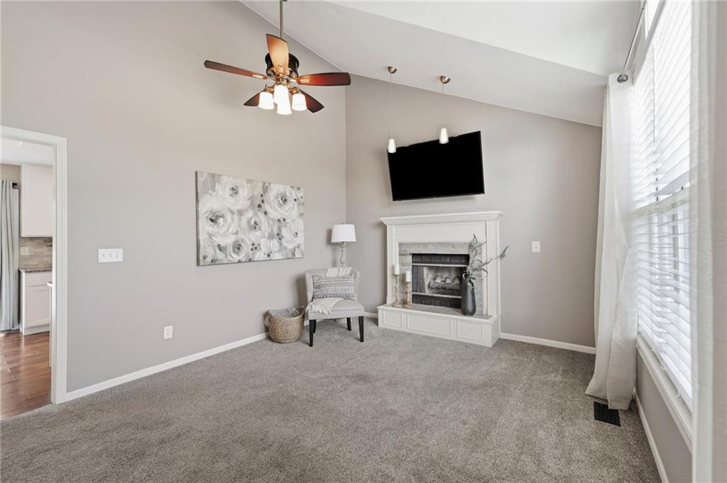 107 E Laredo Trail Property Photo 9