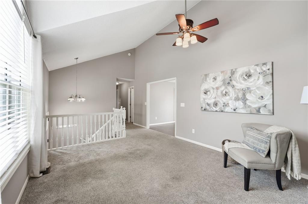 107 E Laredo Trail Property Photo 10